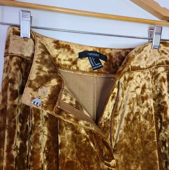 Retro flaire gold crushed velvet pants - Picture 7 of 8